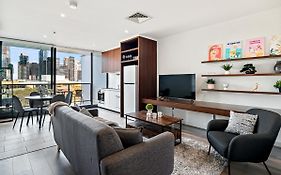 Modern 2B2B Apt Near Crown With Parking And City Views